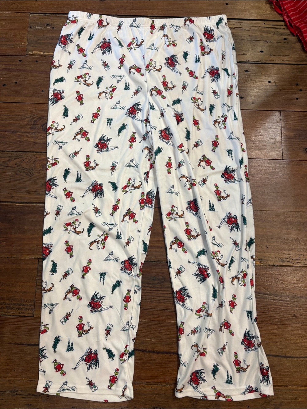 Grinch White Holiday Print Pajama Pants